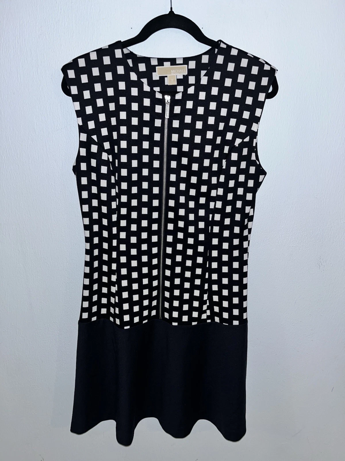 ABITO MIDI MICHAEL MICHAEL KORS BIANCO E NERO A QUADRI CON ZIP DAVANTI. 10