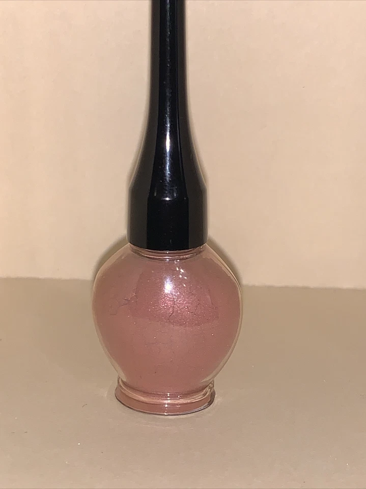 Sombra de ojos mineral suelta LColoreScience Genie Colore: los hombres son de Marte Foto 3 de 4