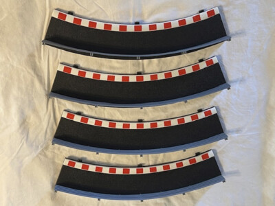 SCALEXTRIC RADIUS 2 STD KURVE AUSSENGRENZEN x 4 UND ARMCO SCHRANKEN L8712/C8228