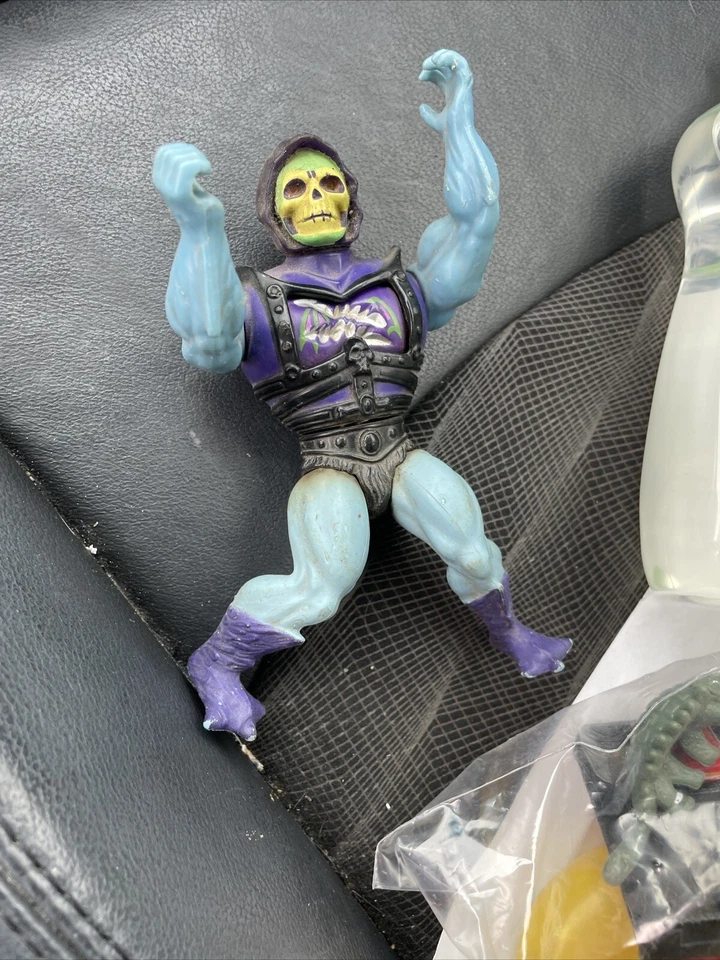 Vintage Random Toy Lot TMNT HeMan Micro Machines Dinosaurs Skeletor Leonardo - Image 2 of 4