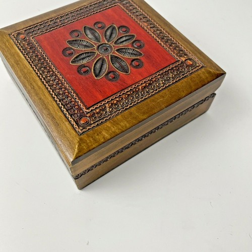 Kleine Holz 4" Schmuckschatulle Schmuck rot Blumen geschnitzt Quadrat für Ringe Halsketten - Bild 9 von 9