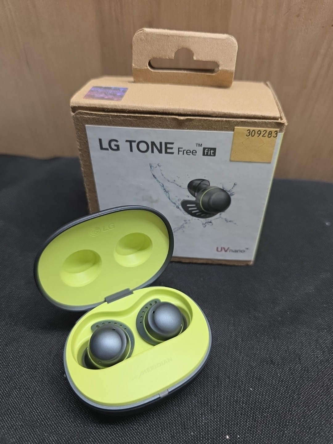 LG Tone Free Fit TF8Q Earbuds Black Wireless Bluetooth Active Noise Cancelling
