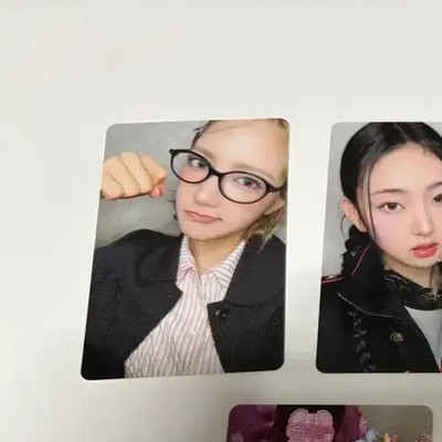 KiiKii JIYU Einladung Fotokarte Konzert KiiiKiii FesTiiival Offizielles Kpop
