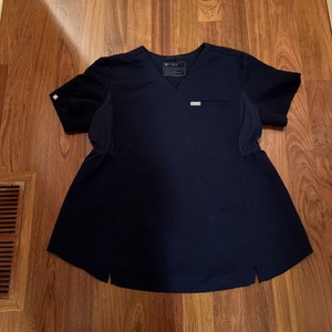 FIGS Women's One-Pocket, Paneled Technical Collections Scrub Top Navy Blue XL