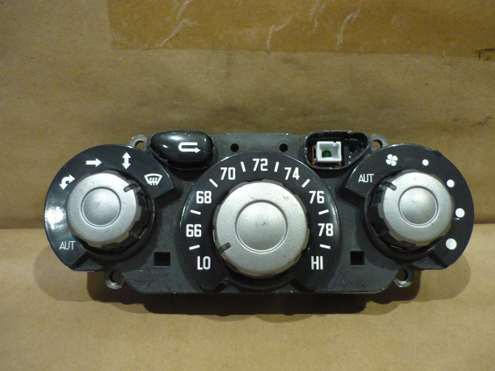 Ferrari 430 - AC Climate Control-Fahrenheit -USED - P/N 69086900