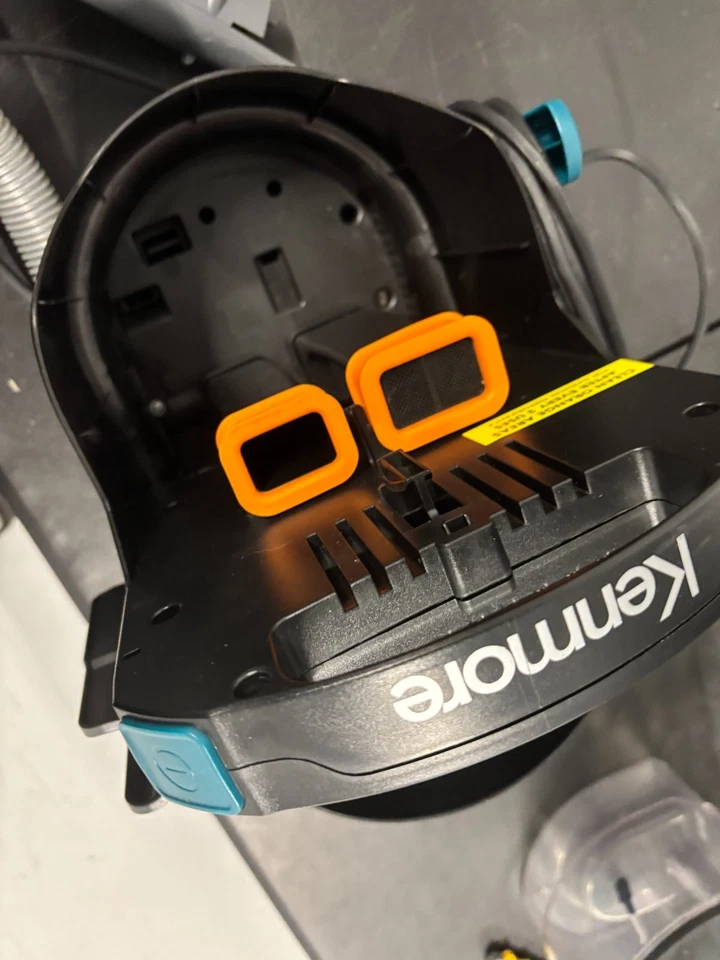 Kenmore KW2001 Spotlite Carpet Cleaner & Pet Stain Cleaner Vacuum 15L-FOR PARTS - Image 4 of 4