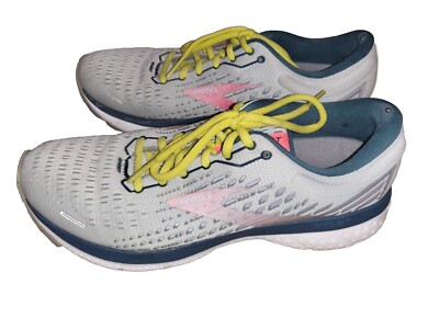 Brooks Ghost 13 Running Sneaker Womens Size B Light Gray