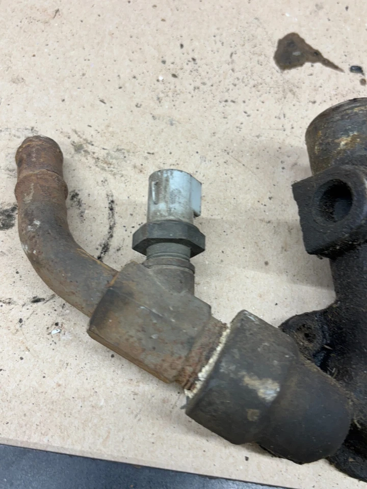 1993 94 95 96 FORD F150 F250 4.9 300 INLINE 6 THERMOSTAT HOUSING WATER OUTLET OE - Image 4 of 4