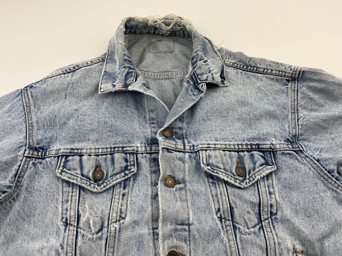 Vintage 90s Levis Denim Trucker Jacket Distressed Mens Size Vintage 90s Levis Denim Trucker Jacket Distressed Mens Size
