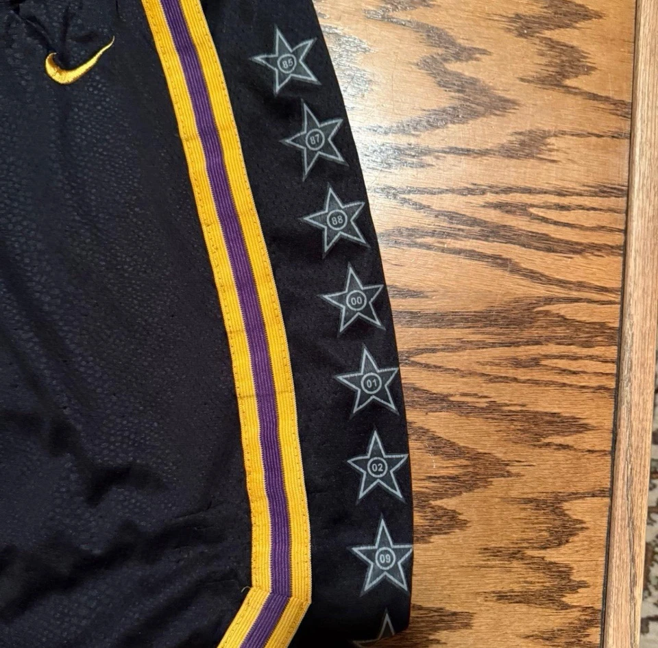 Nike NBA Lakers Kobe Bryant black and purple basketball shorts size medium - Image 2 of 4