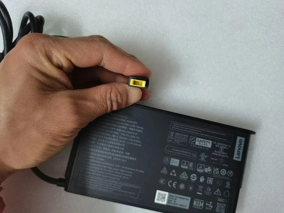 Adaptador de CA para Lenovo ThinkPad P15 Gen 1 20V 11.5A ADL230SDC3A 100% Original 230W Foto 2 de 4