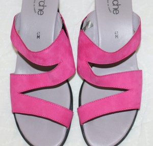 fuchsia pink strappy sandals