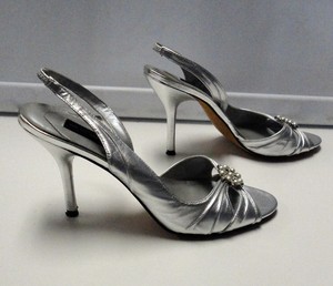 steve madden embellished heels