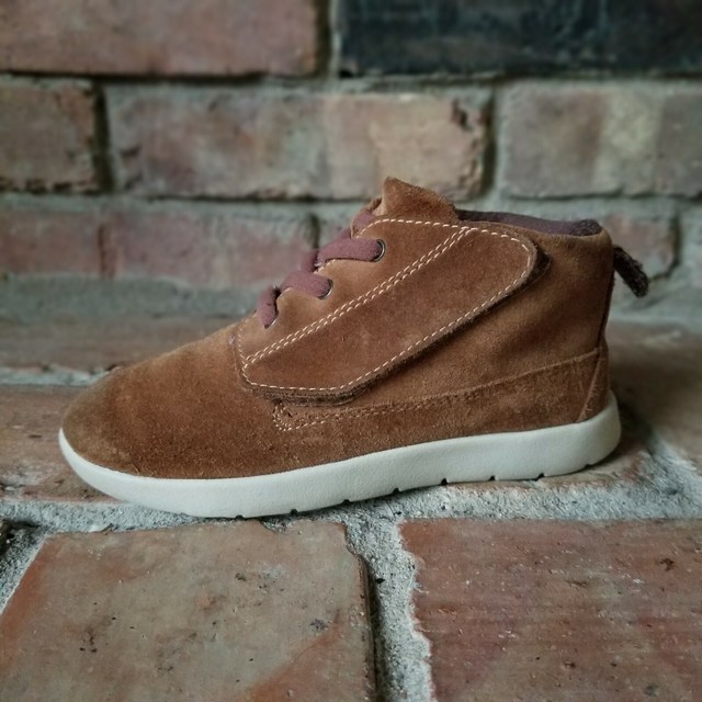 ugg canoe chukka boot