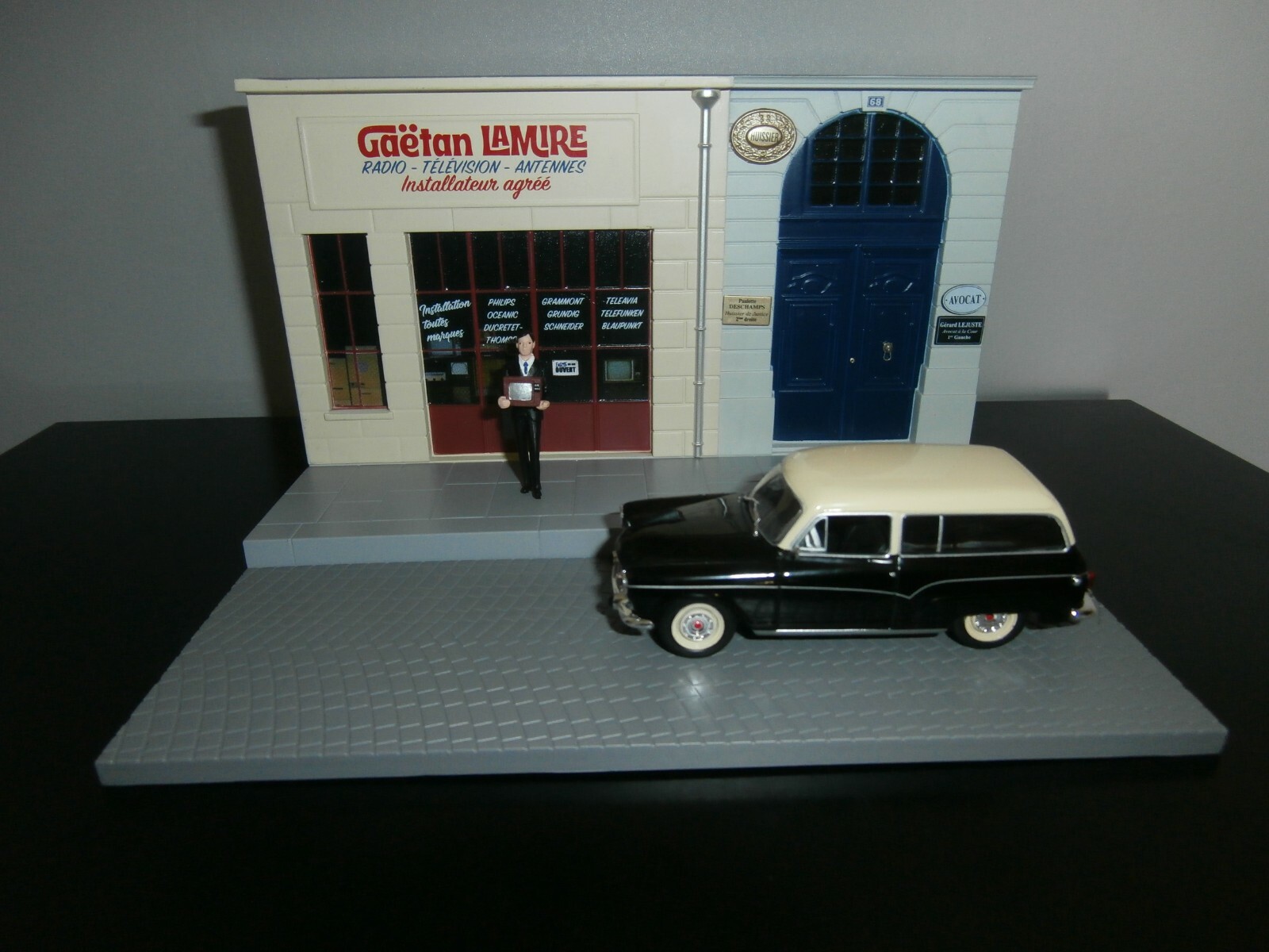 Simca P60 Ranch miniature 1/43e diorama vintage avec véhicule utilitaire et figurines