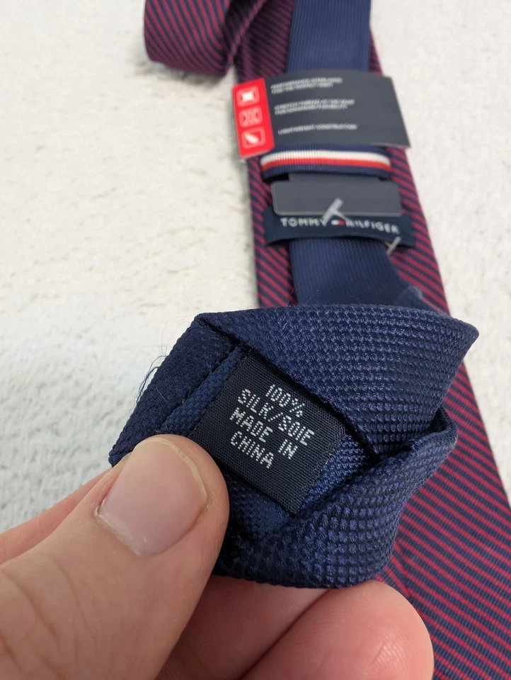 ¡NUEVO! Corbata Tommy Hilfiger Para Hombre The Flex Talla Única 100% Seda Rojo Azul Rayas Foto 4 de 4