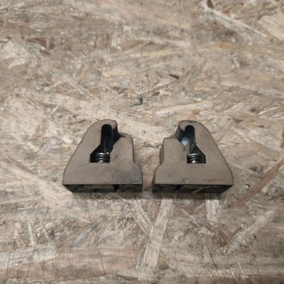 BMW  E30 Touring Halterungen Laderaumabdeckung Aufnahme Rechts Links Metall 