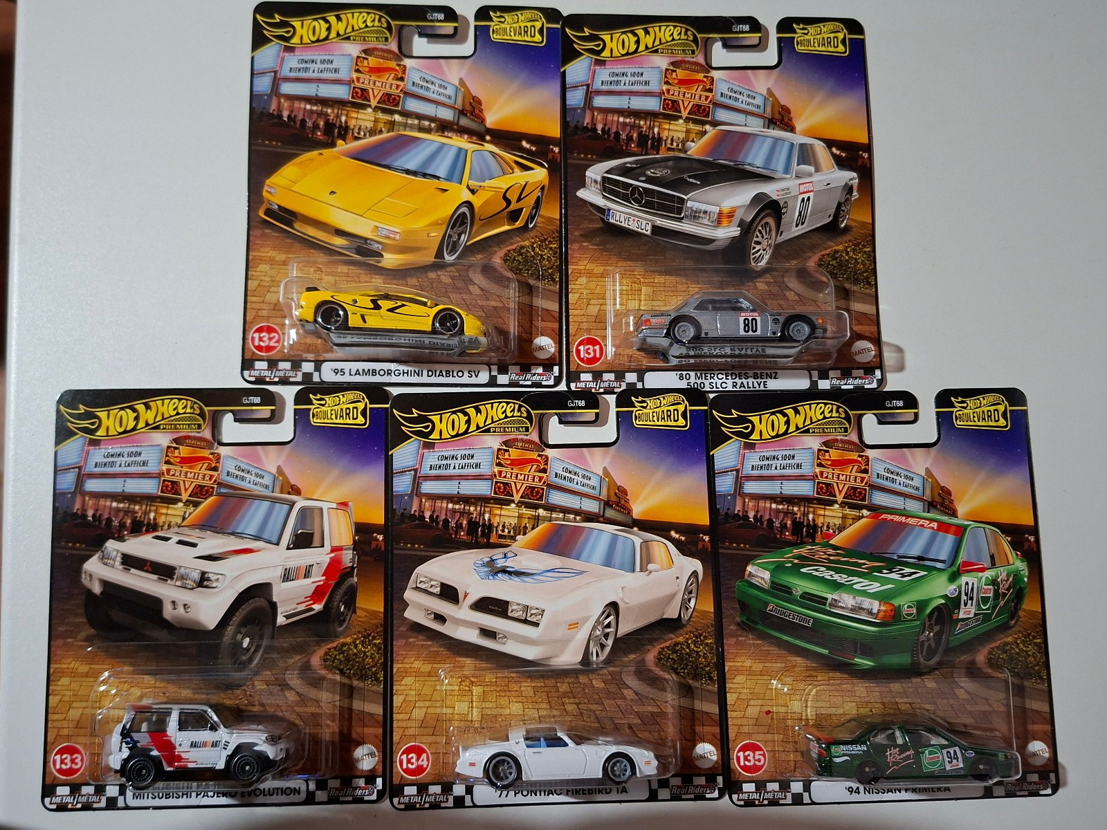 Hot Wheels 2025 Boulevard Mix D lot de 5 miniatures de collection Nissan Pontiac Mercedes NG50