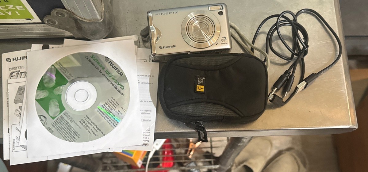 Fujifilm FinePix F Series F20 6.3MP Digital Camera - Silver for