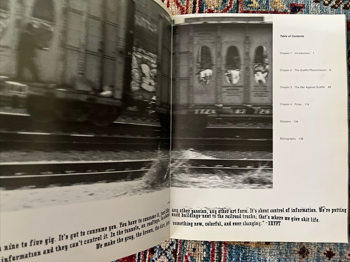 Graffito (paperback)-Walsh, Michael-1556432313 1996 Very Good