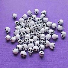 50 Skull Beads Acrylic Perfect for Halloween Fun - BD1200