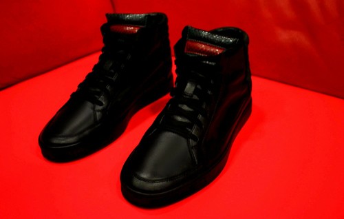 gucci python sneakers black