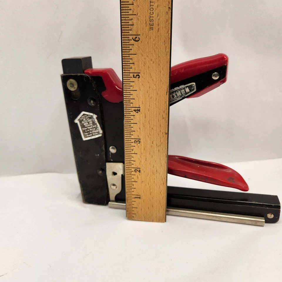 Pistola grapadora Craftsman Heavy Duty .050" de colección hecha en EE. UU. coleccionable Foto 2 de 4