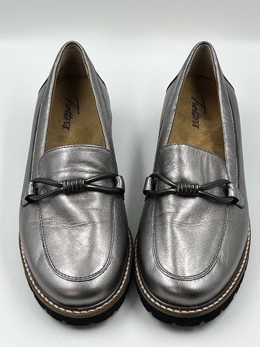 Zapatos Mocasines Trotters Mujer FIORA Metálicos Plateados Cuero Acolchados Talla 6 M - Imagen 3 de 15