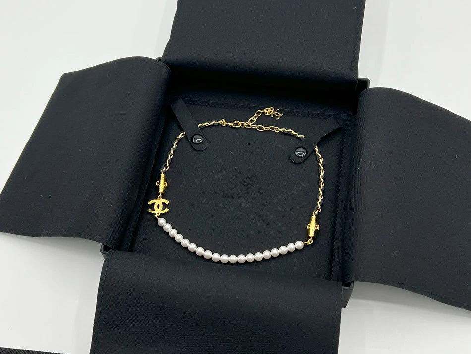 Collana CHANEL Perla CC Marca Strass Oro Hardware L23A Bianco CC Logo Donna