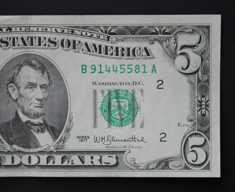 1977 $5 New York Federal Reserve Note/F-1974B/uncirculated/FREE SHIPPING! - Image 4 of 4