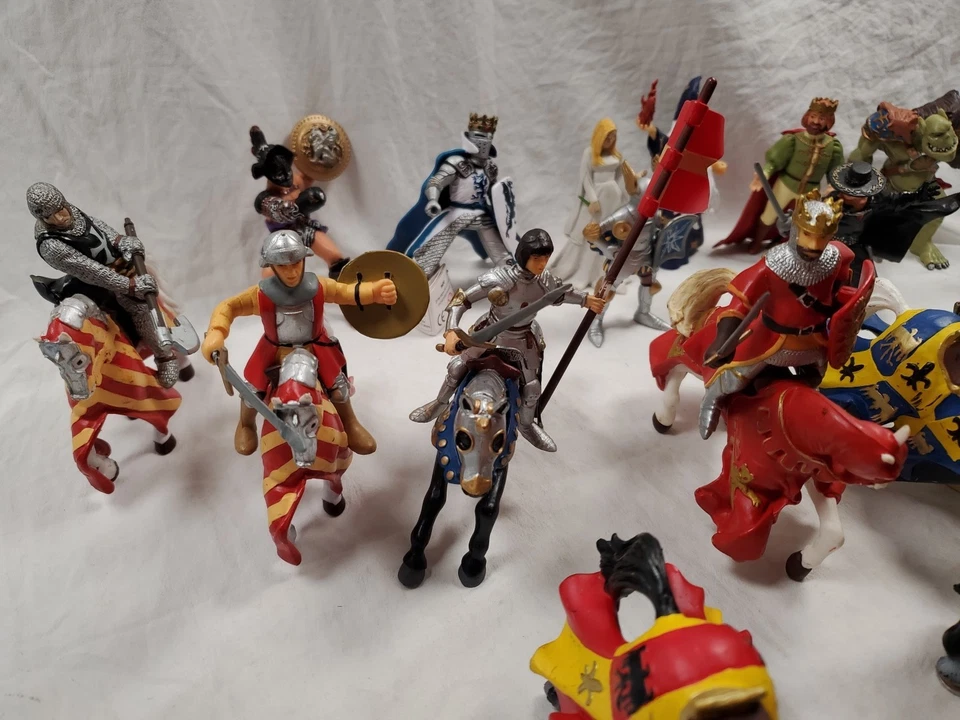 LOTE de 24 Caballeros Medievales PAPO, Caballos, Dragones, Princesa Lena, Merlín y MÁS Foto 3 de 4
