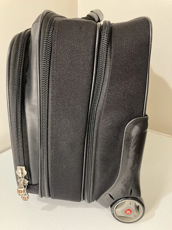 Juego de equipaje con ruedas Wenger Patriot II de dos piezas negro Foto 2 de 4