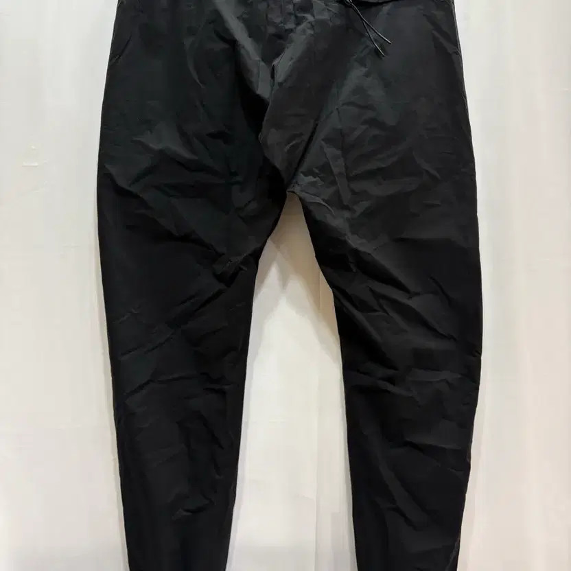 CP Company Black Jogger Pants 48 Men's Size Light Nylon