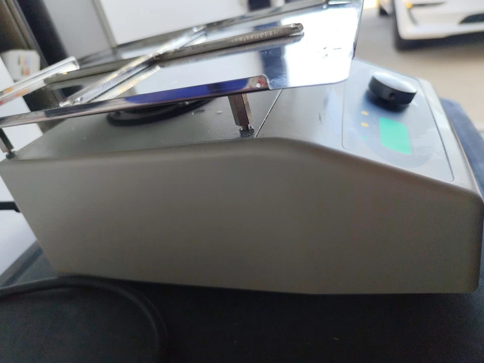 Microtubo digital LABNET Orbit P4 e agitador de microplacas 115V 50/60Hz 0,45A testado - Imagem 3 de 4