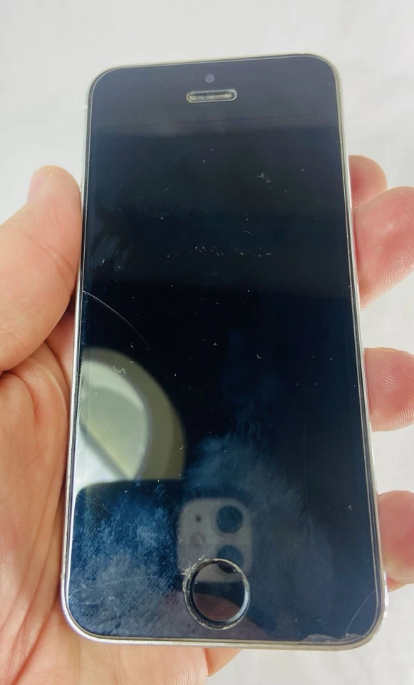 iPhone 5s Model A1533 32G Phone Lot Of 2 White And Rose Gold - Image 2 of 4