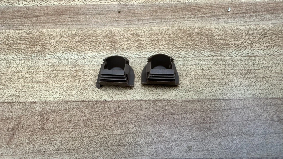 BMW 325is E36 1992-1999 interior puerta delantera montaje tapones tornillos cubiertas Foto 3 de 3