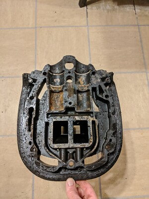1999 MERCURY 135HP PLATE ASSEMBLY & EXHAUST EXTENSION 