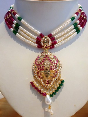 22K GOLD NECKLACE WITH EARRING STUDDED 