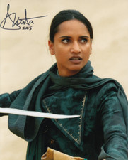 AMITA SUMAN signed Autogramm 20x25cm SHADOW & BONE in Person autograph COA