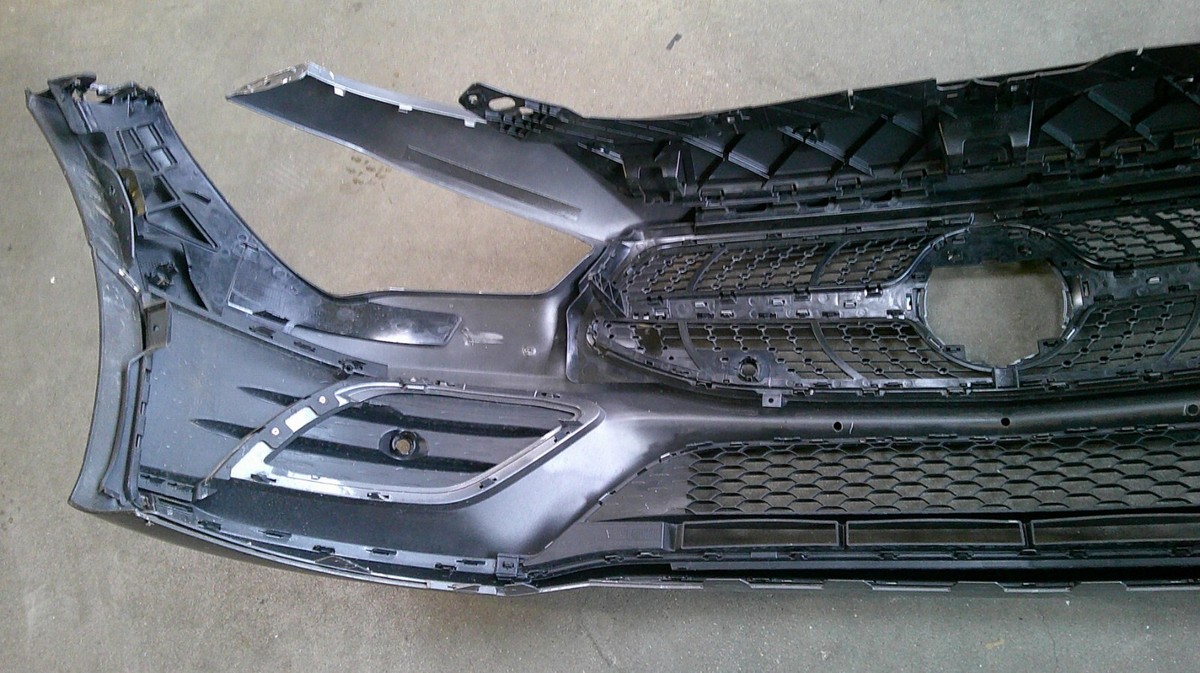 Orig Mercedes CLA W118 C118 Stoßstange Vorne AMG Styling 