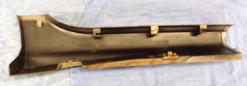 2003 cadillac cts rocker moulding ( driver rear ) 2003-2007 - Image 3 of 3