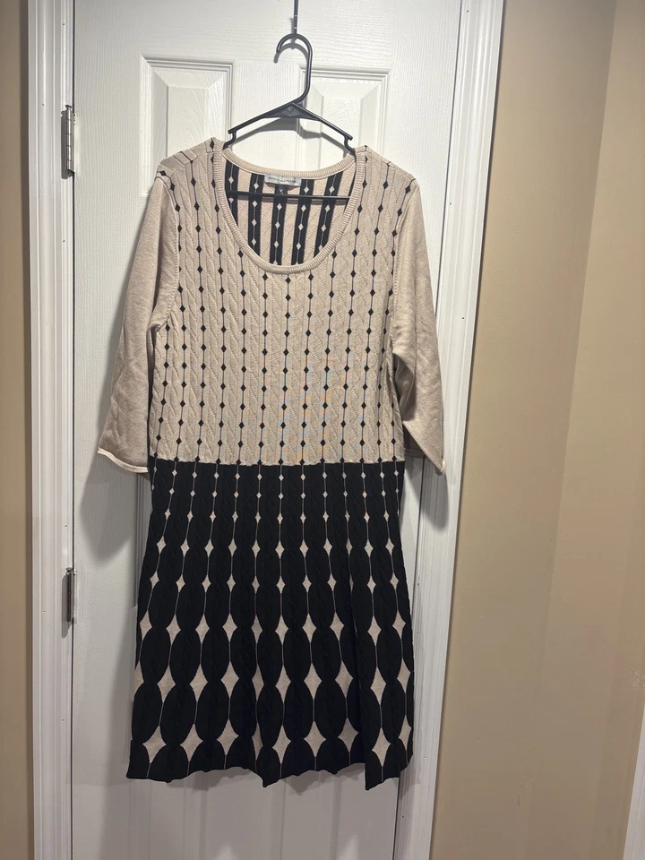 Vestido Danny & Nicole Tejido Beige Negro Patrón Geométrico Manga 3/4 Cuello Redondo 3x Foto 2 de 3