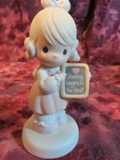 Precious Moments 520861 -SHARING BEGINS IN THE HEART -Limited Edition/1989-NIB