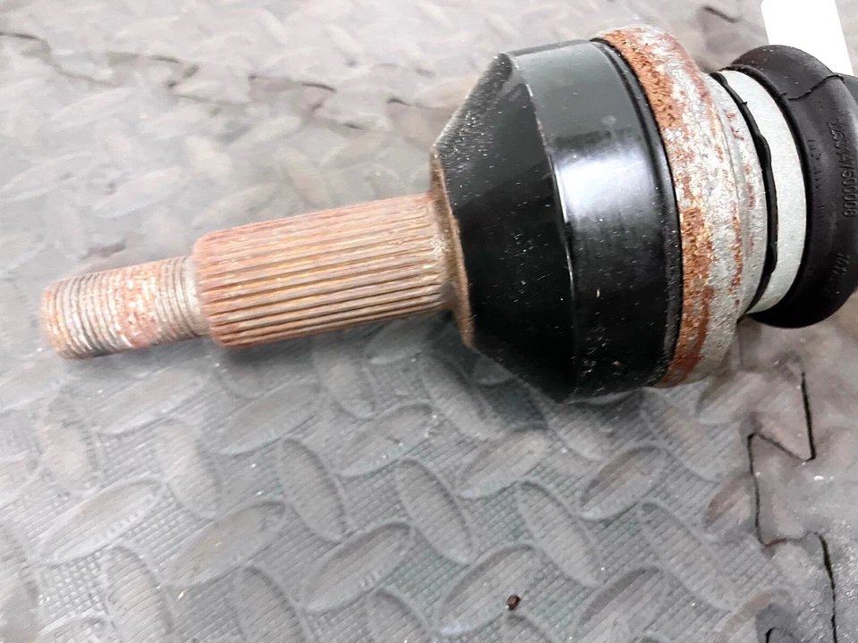 Eixo cardã 17-22 ASTON MARTIN DB11 TRASEIRO DIREITO DO PASSAGEIRO CV EIXO FABRICANTE DE EQUIPAMENTO ORIGINAL - Imagem 2 de 4