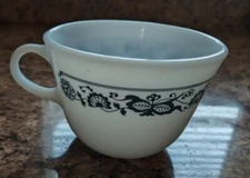 VINTAGE PYREX/CORNING OLD TOWN BLUE ONION COFFEE TEA CUP MUG VTG GREAT CONDITION