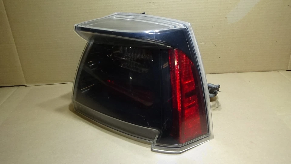 Conjunto de luz trasera derecha Mitsubishi Galant 2004-2008 Foto 2 de 4