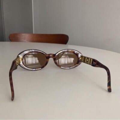 Vintage GIANNI VERSACE MIAMI Mod 527/M Col 280 Tortoiseshell Oval Sunglasses VERSACE Vintage Miami Beach Sunglasses Gold Tortoise Brown  main image 3