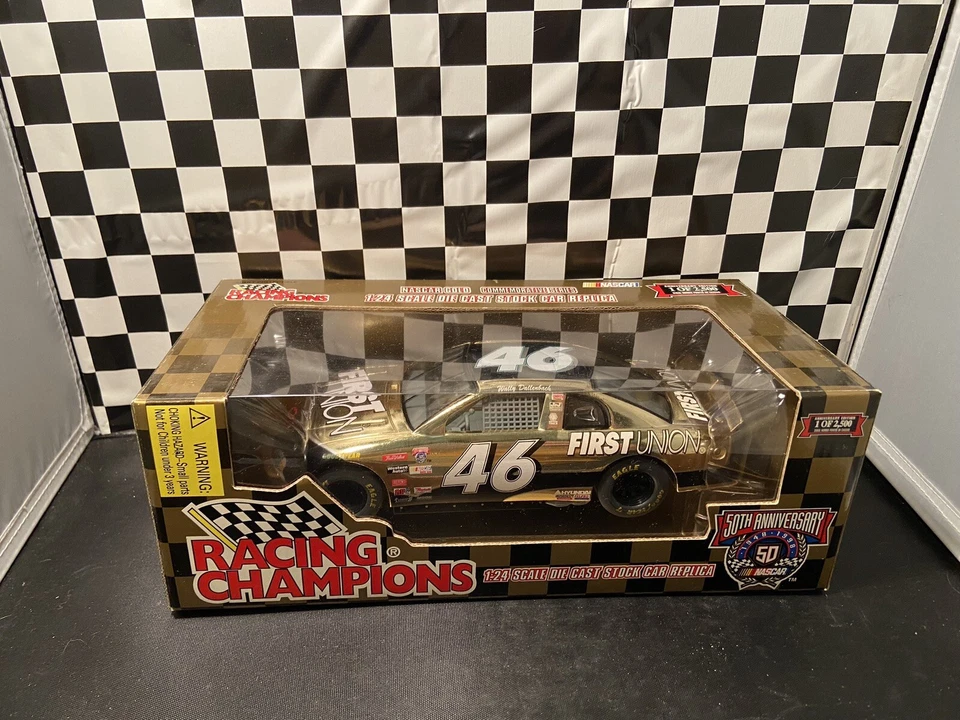 Racing Champions 50th Ann. Juego Wally Dallenbach #46 First Union 1:64 y 1:24 - oro Foto 2 de 4
