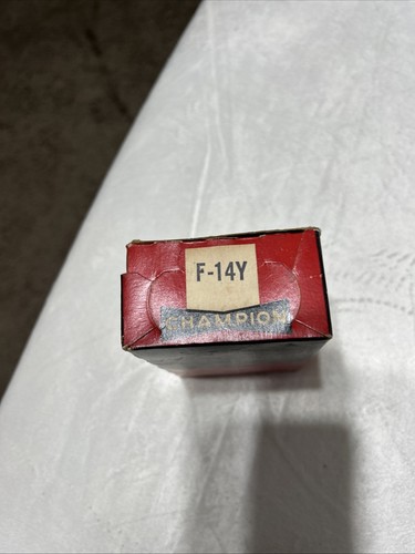 New Champion F14Y Box Of 10 Sparks Plug Ford Edge Thunderbird Comet Falcon Vtg - Foto 6 di 8
