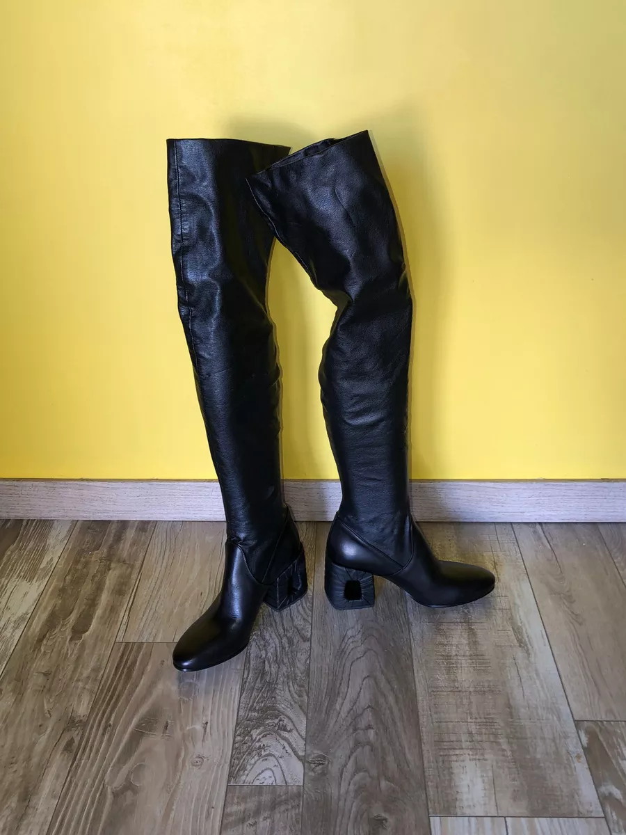 Bottes noires top à talon